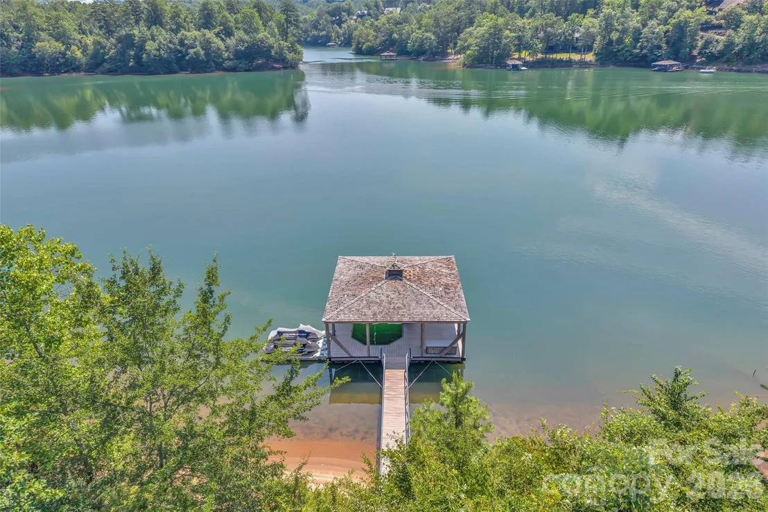 Photo of 246 Long Ridge Road