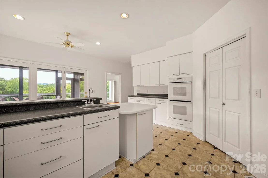 Photo of 441 Lower Ridgeview Road
