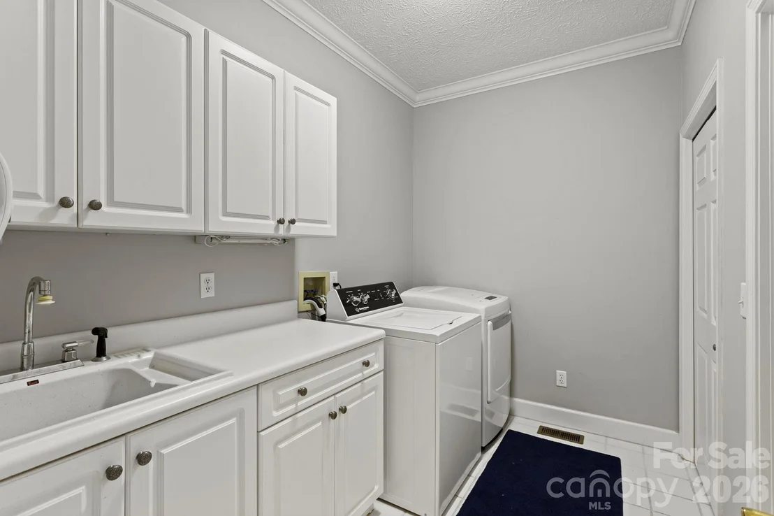 Photo of 324 Kenmure Drive