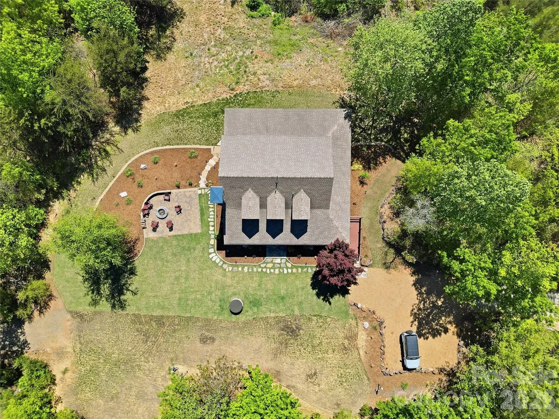 Photo of 723 N Highland Road