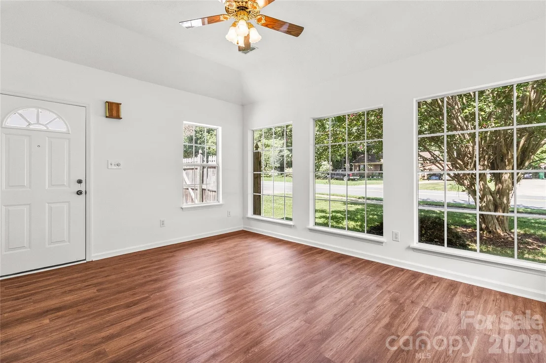 Photo of 739 Oakbluff Circle