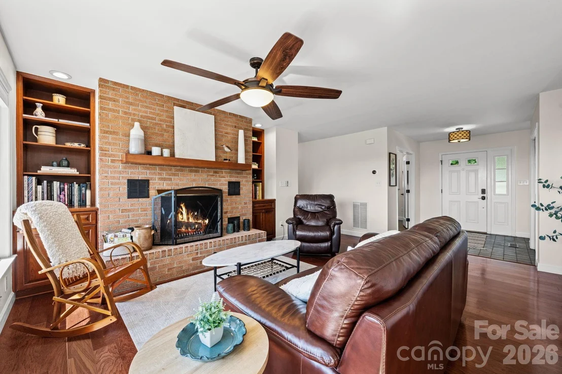Photo of 784 Alpine Drive