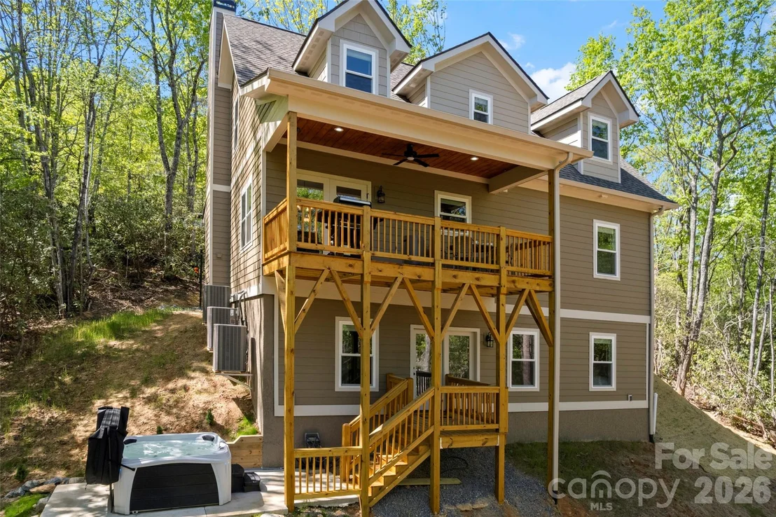 Photo of 233 Arcadia Falls Way