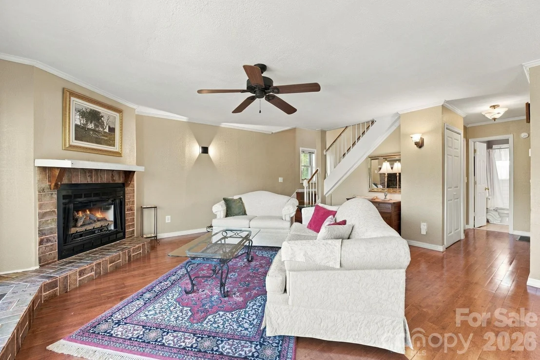 Photo of 190 Camelot Drive