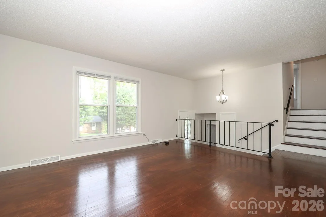 Photo of 5001 Springview Road