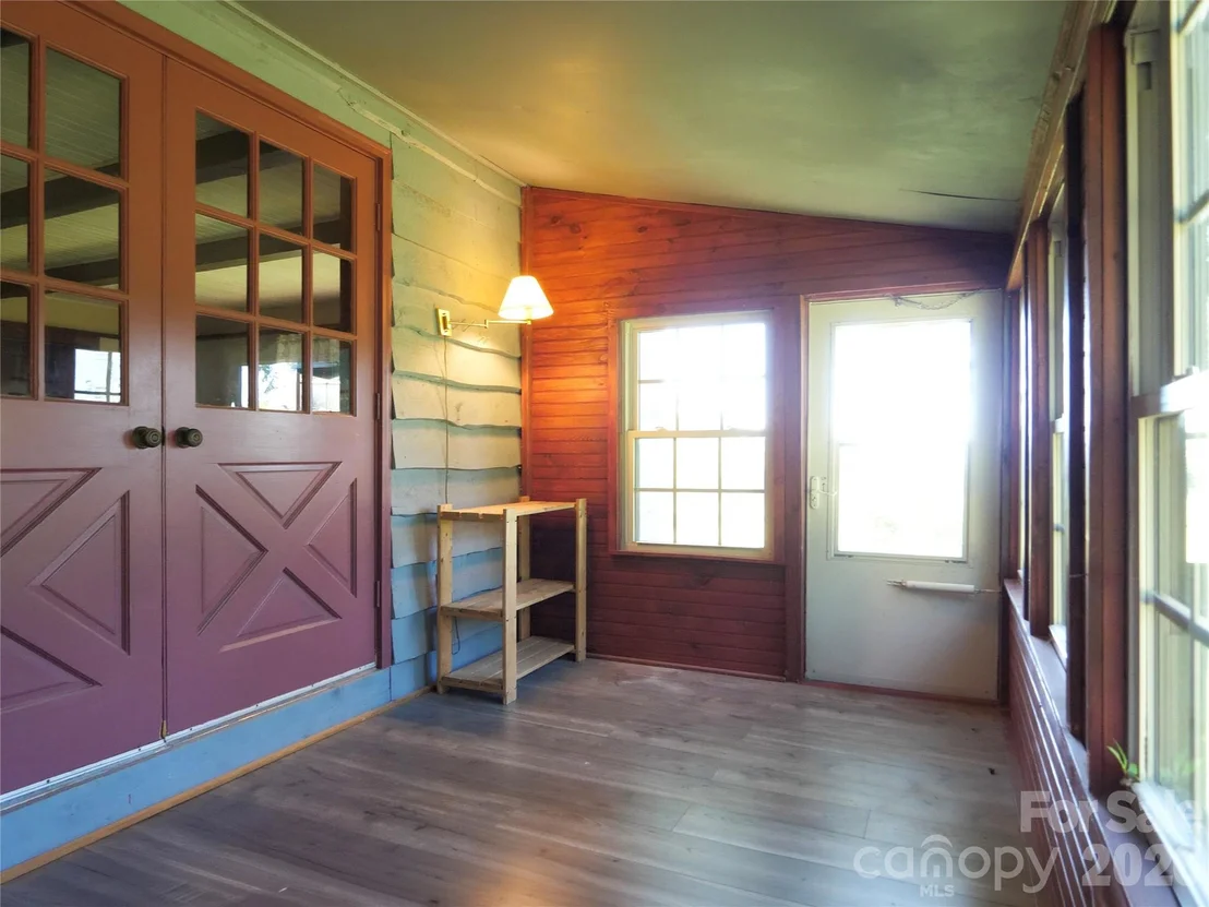 Photo of 2125 Whiteside Road