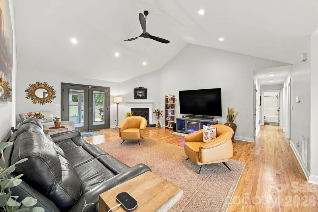 Photo of 1463 Brookstone Drive