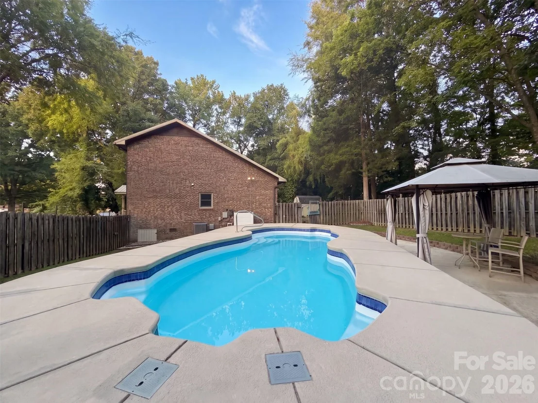 Photo of 121 Goodman Circle NE