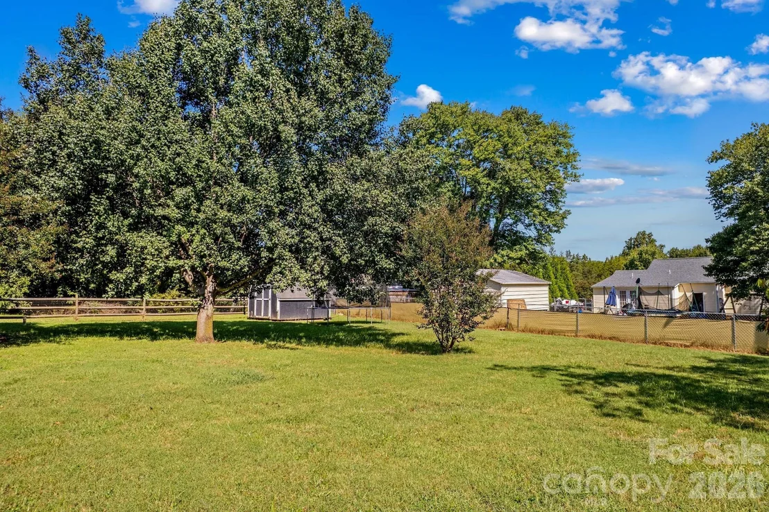 Photo of 230 E Old Farm Road