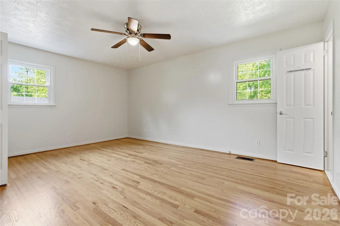 Photo of 123 Castleton Lane