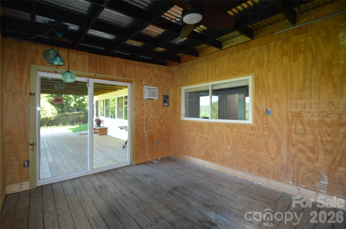 Photo of 1183 Sandy Plains Road