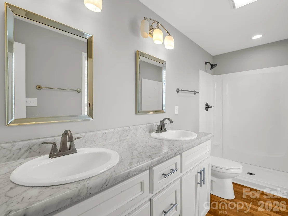 Photo of 655 W Oconee Street