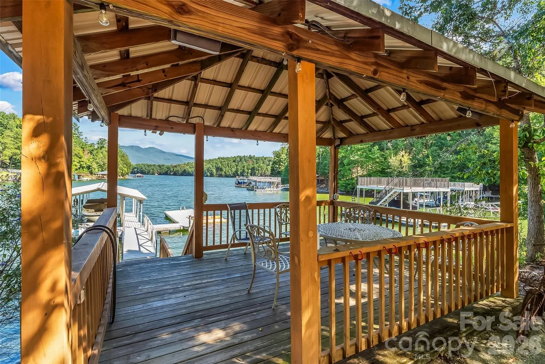 Photo of 705 Waters Edge Drive