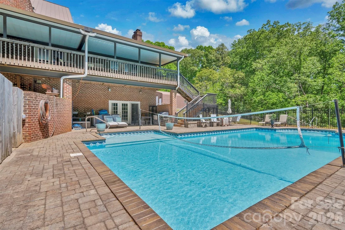Photo of 105 Winchester Drive