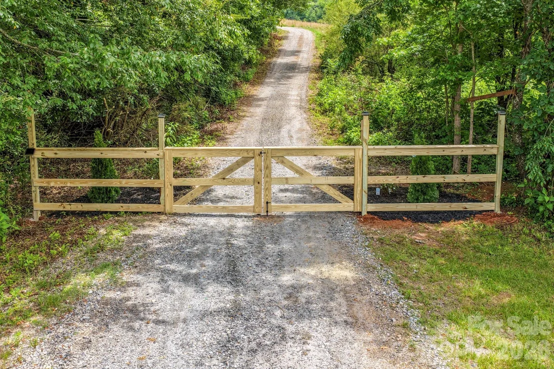 Photo of 150 Pasture Trail