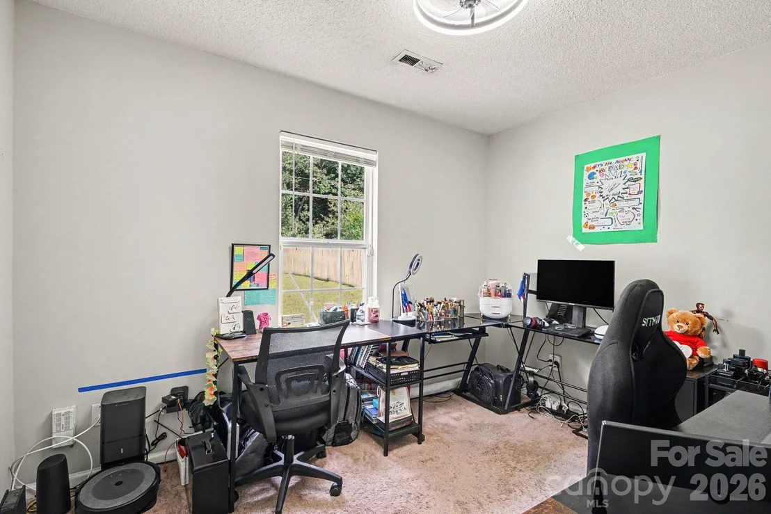 Photo of 1240 Log Cabin Road