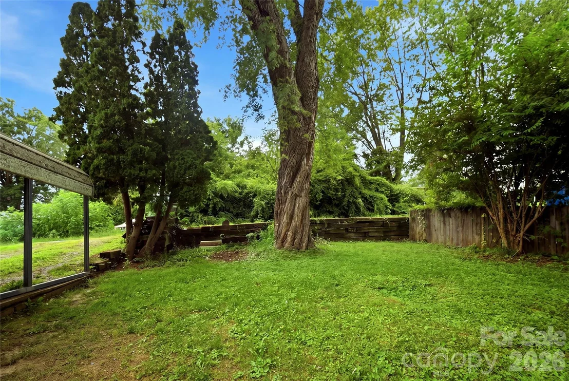 Photo of 307 Beverly Avenue