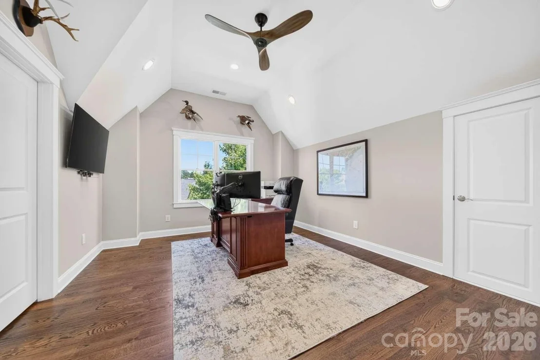 Photo of 18027 Shearer Road