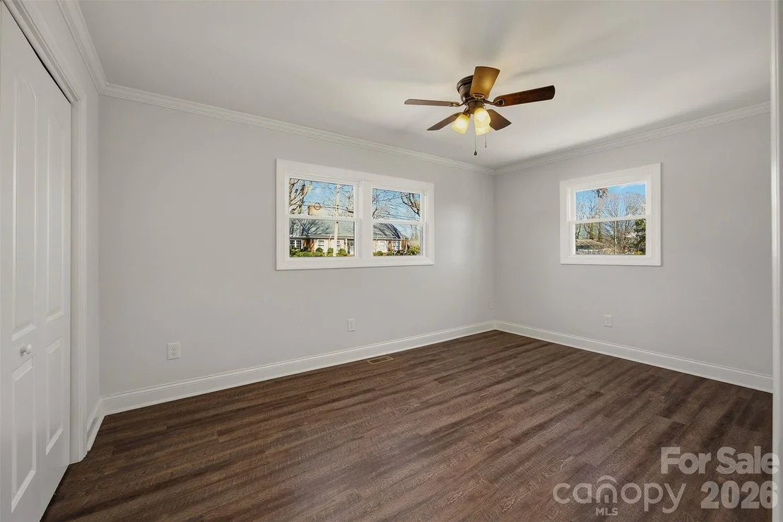 Photo of 223 W Park Drive