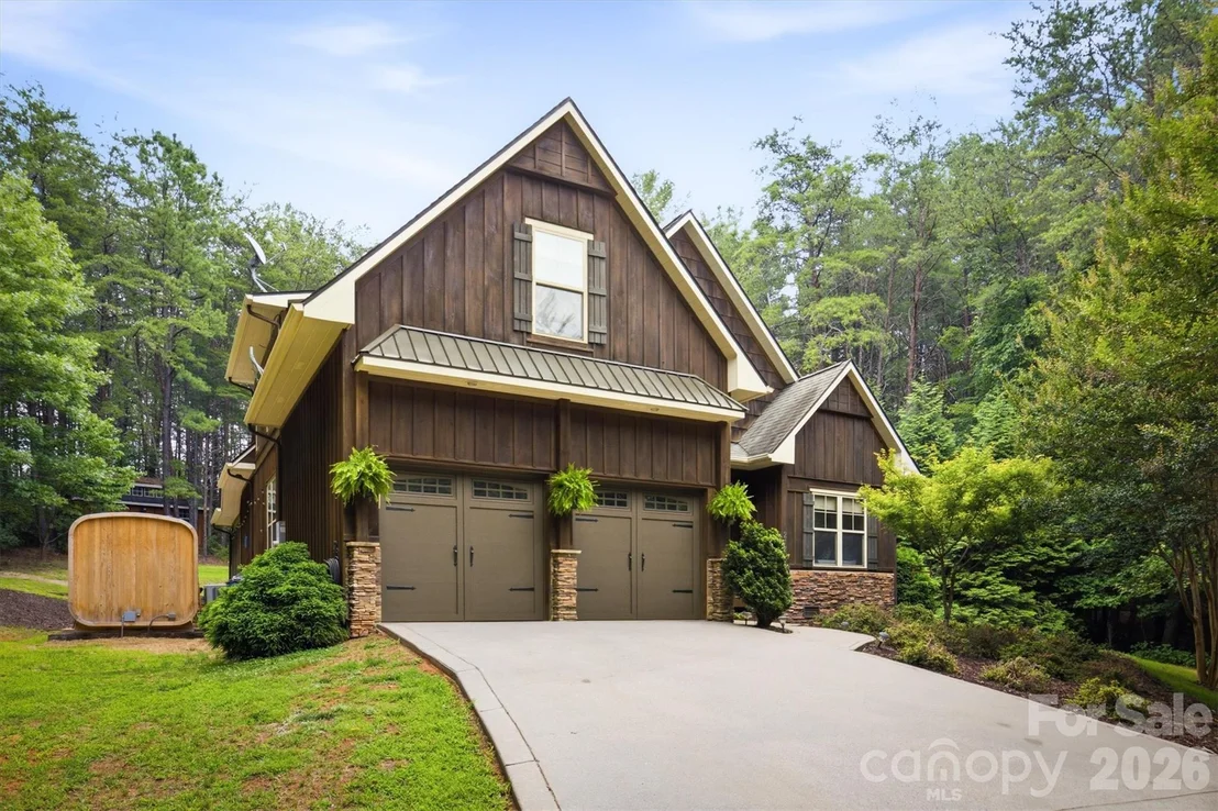 Photo of 2185 Cottage Park Road