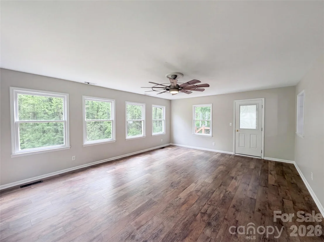 Photo of 706 Crescent Drive