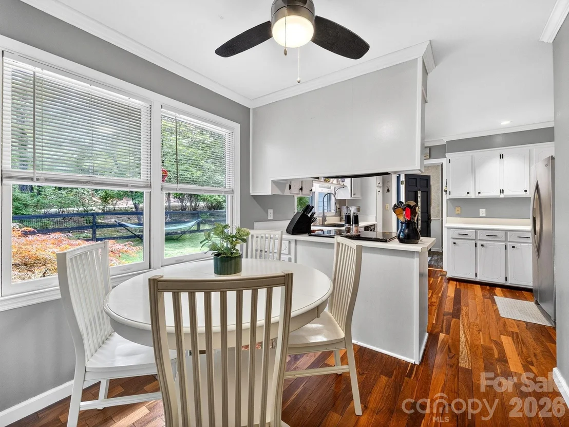 Photo of 707 Dogwood Trail
