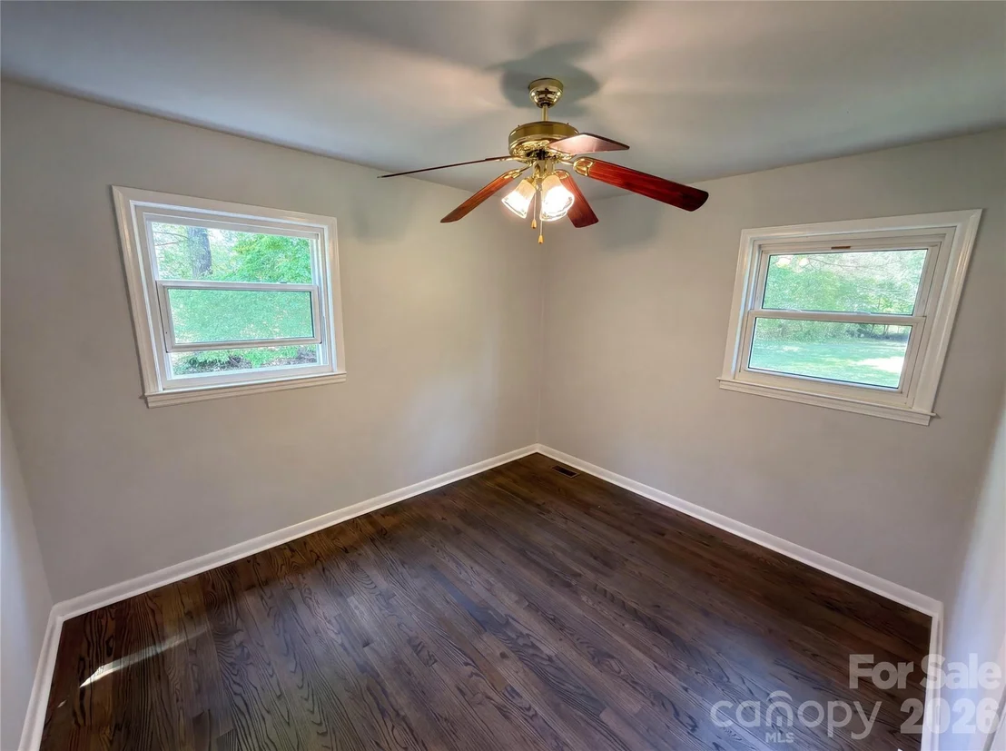 Photo of 2155 Airdale Road