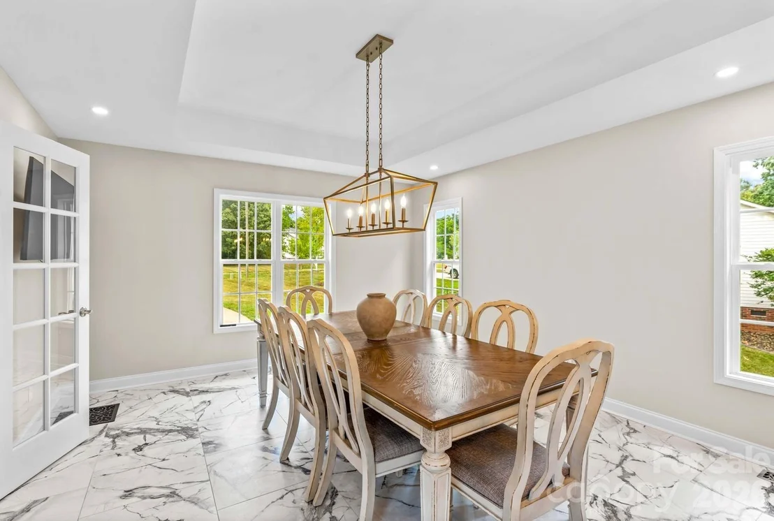 Photo of 596 Maple Ridge Circle