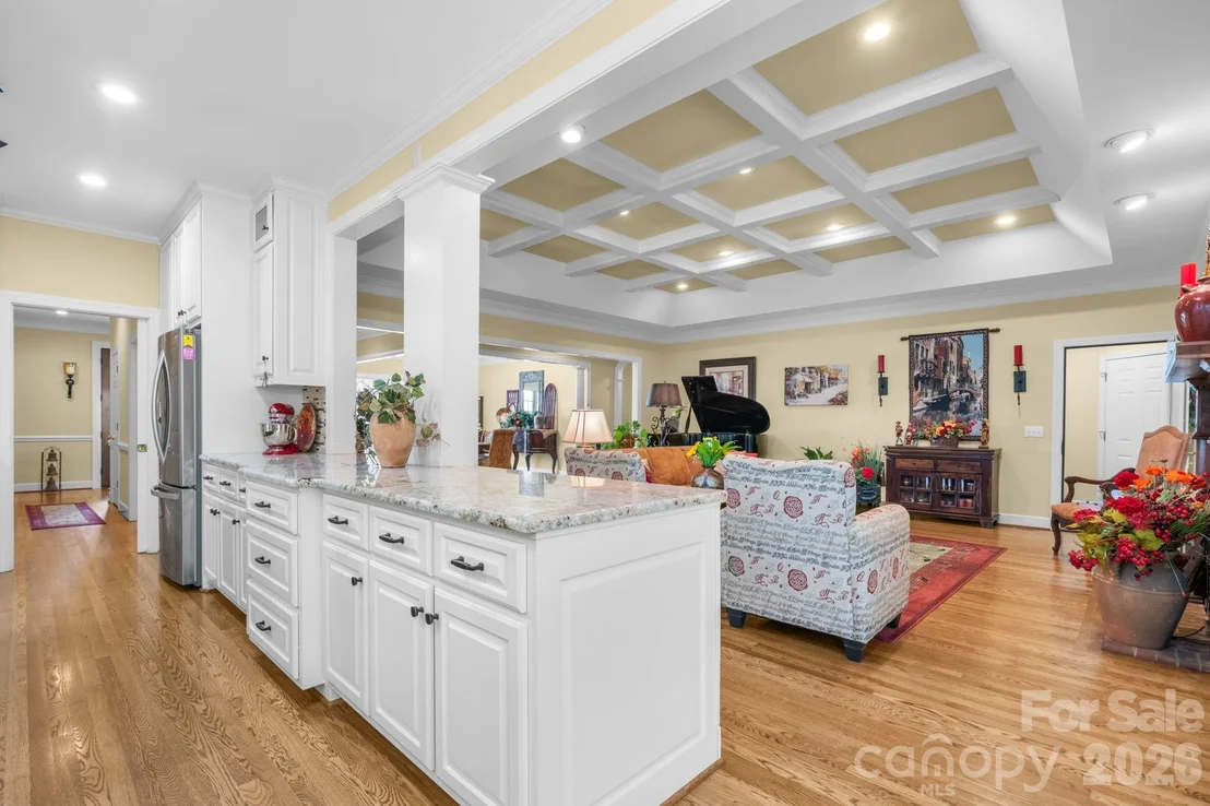 Photo of 3740 Pinecrest Drive NE