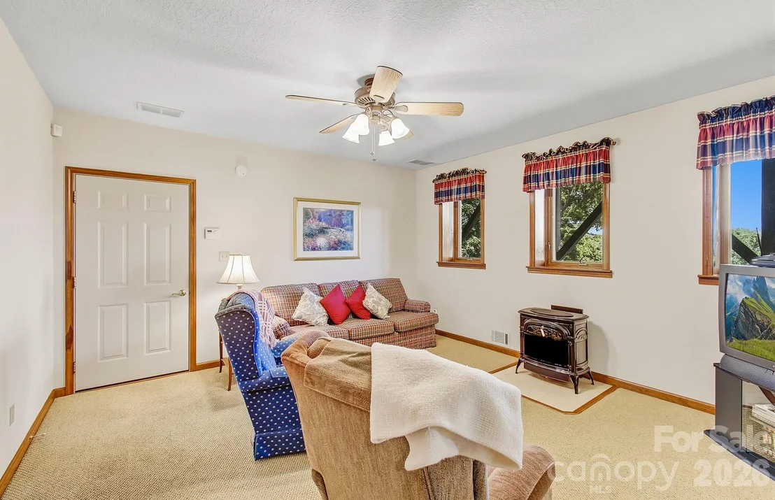 Photo of 112 Windy Gap Road