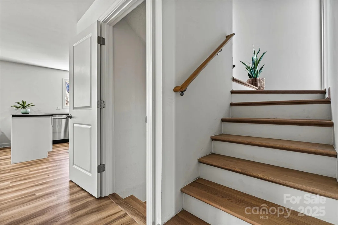 Photo of 3995 Burton Lane