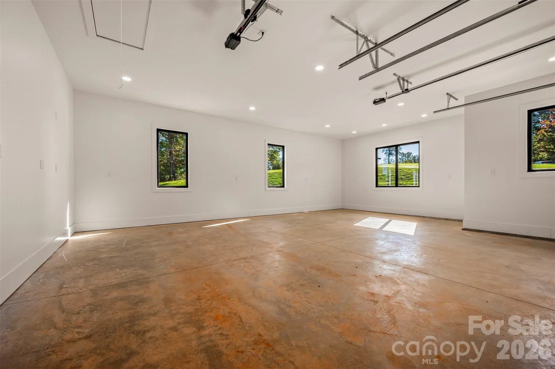 Photo of 438 Mapleton Lane