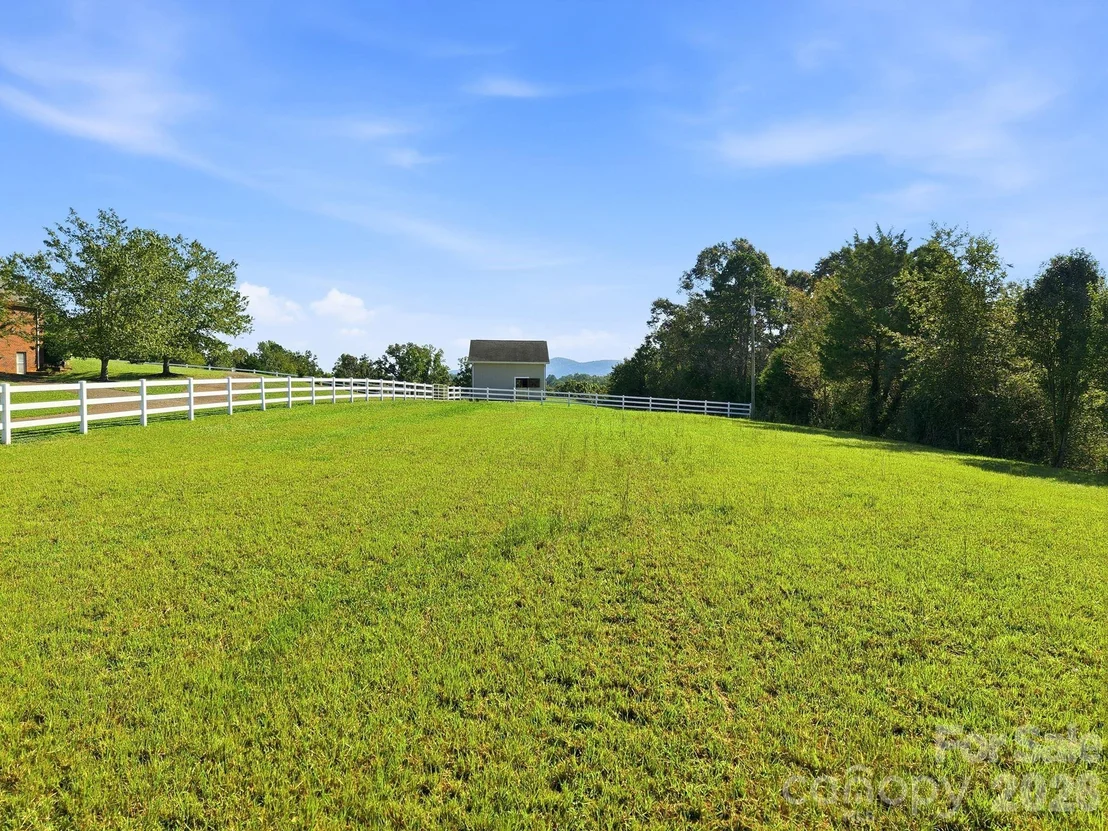 Photo of 2950 Pearidge Road