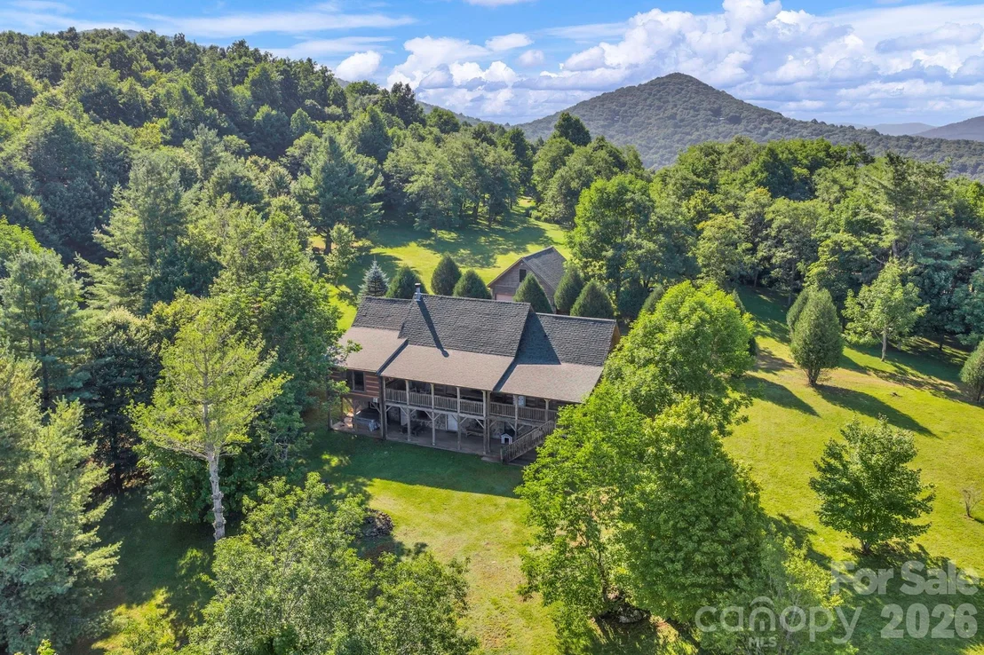Photo of 525 Schoolhouse Ridge