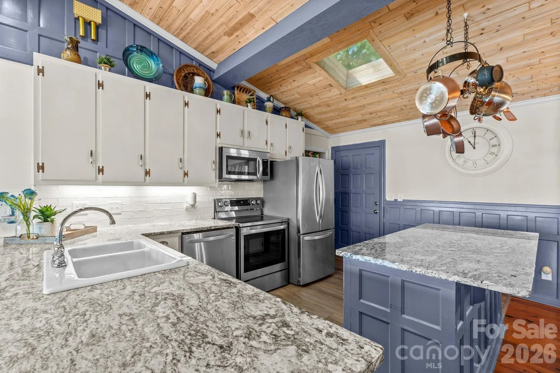 Photo of 395 Rendleman Drive