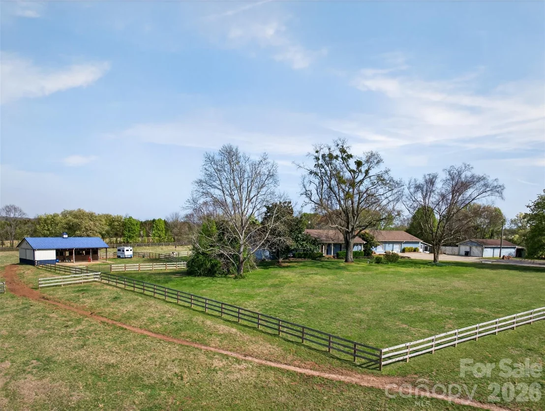 Photo of 341 Ridings Road