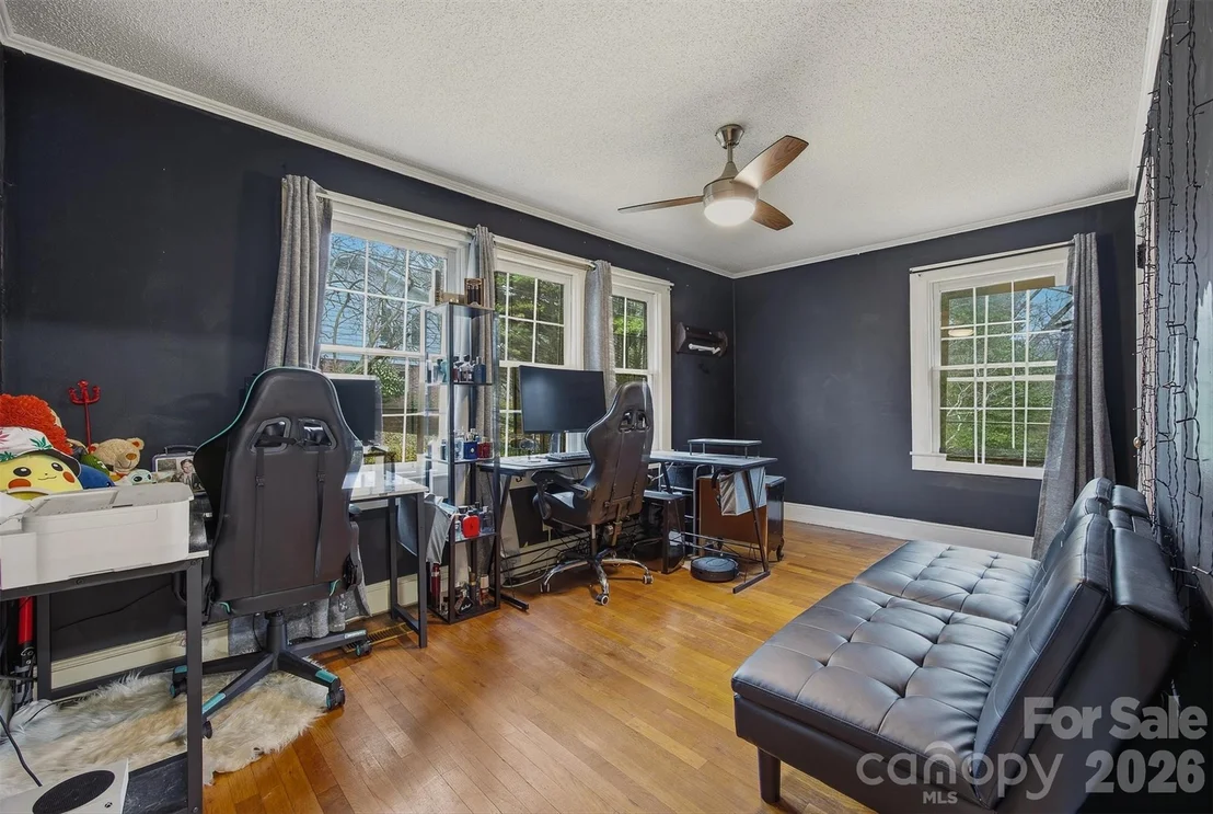 Photo of 44 Forest Avenue