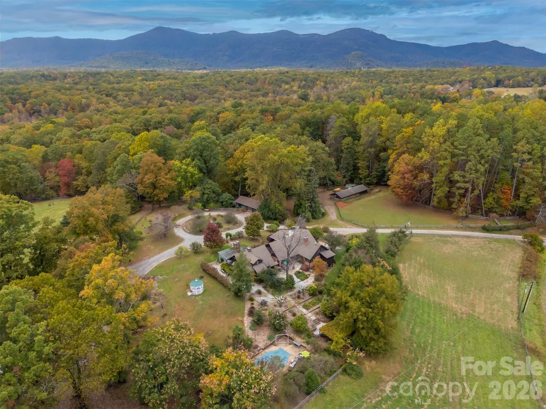 Photo of 936 Golden Road