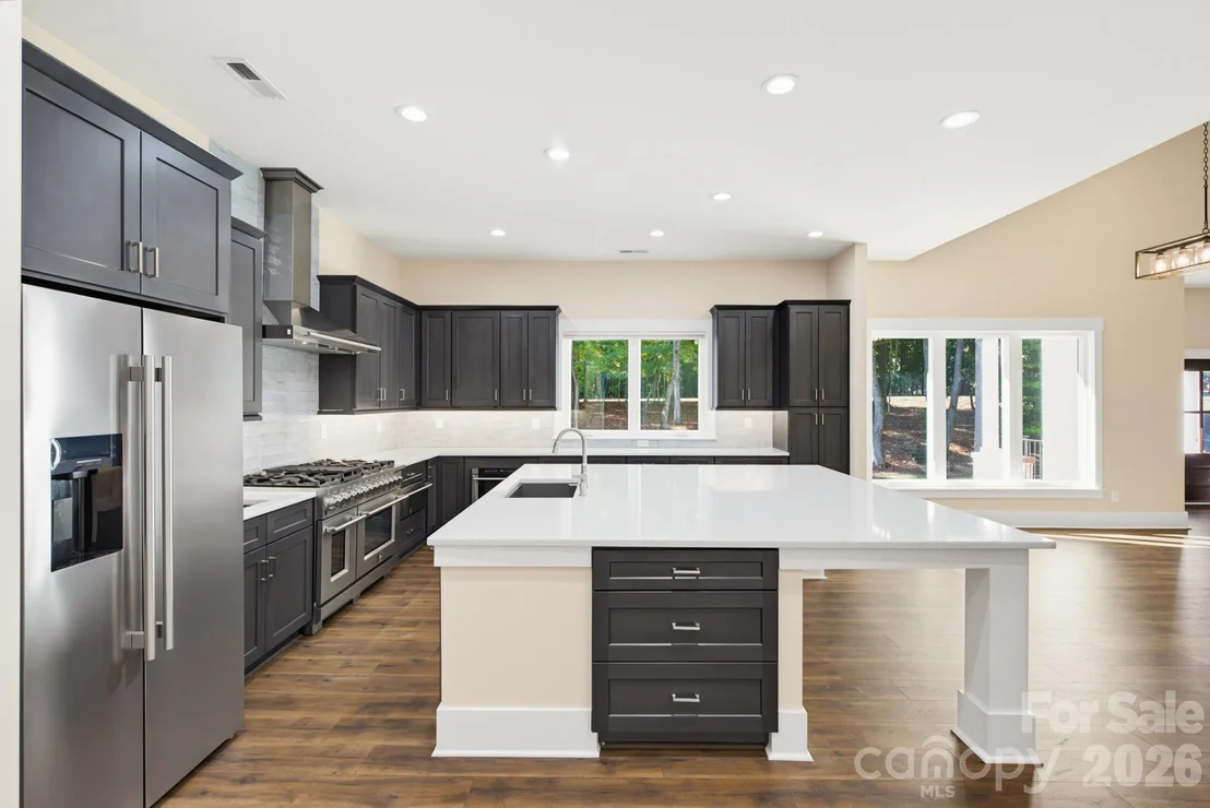 Photo of 2507 Forest Lawn Drive