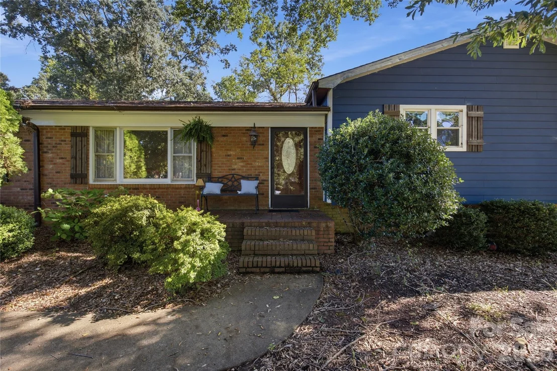 Photo of 169 Greenbriar Drive