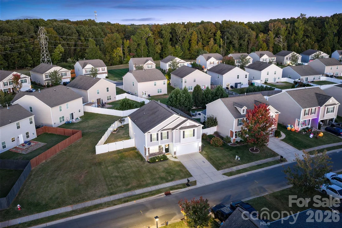 Photo of 407 Lind Point Lane