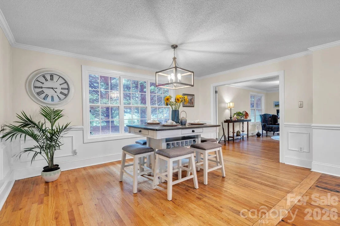 Photo of 103 Forest Avenue