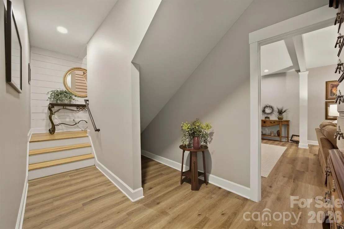 Photo of 124 Beechmont Drive