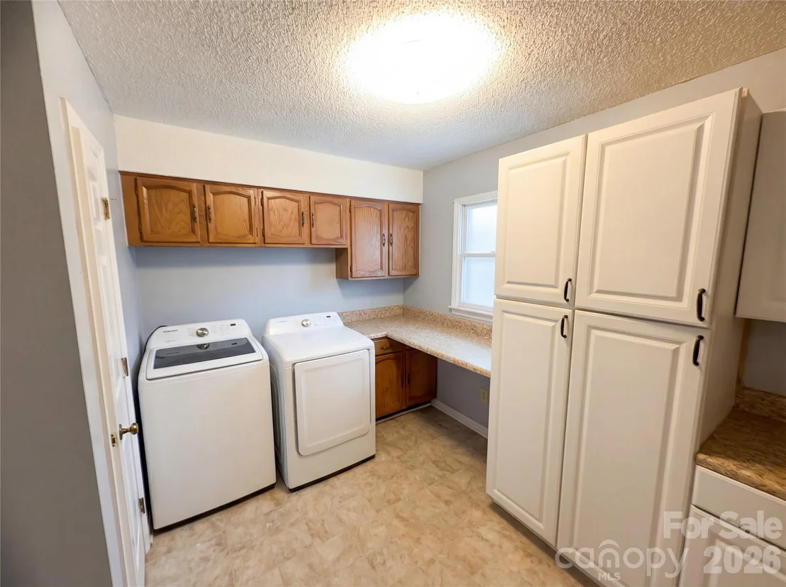 Photo of 3029 Southampton Circle