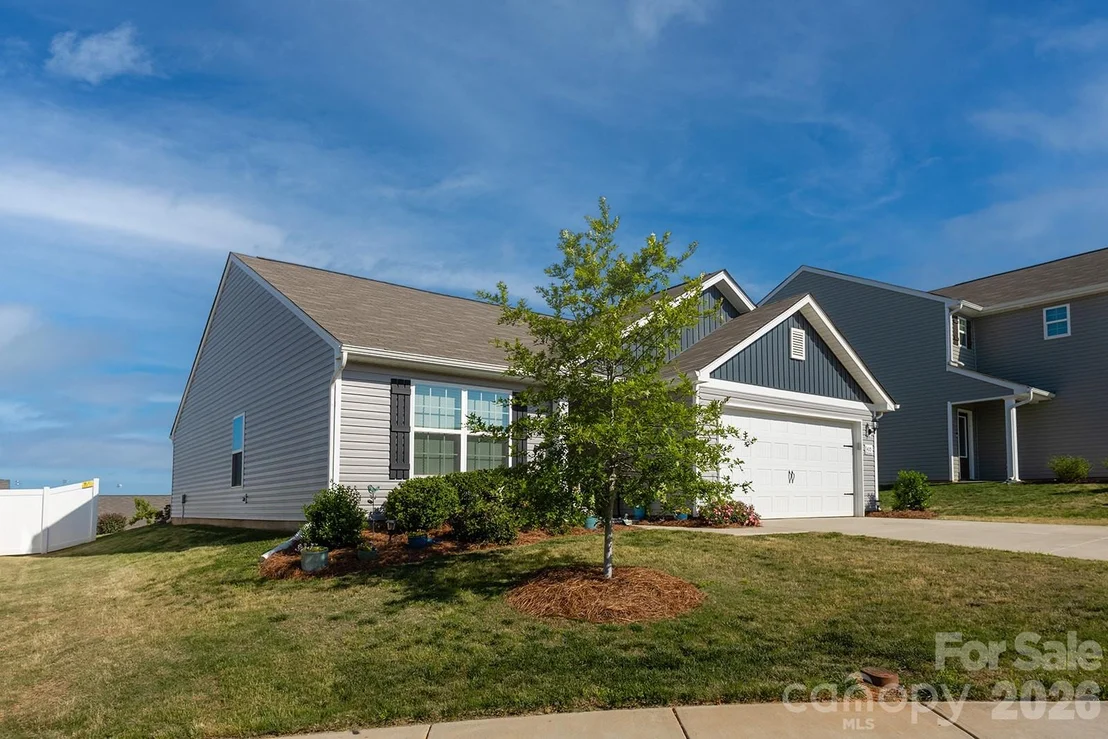 Photo of 410 Apex Circle