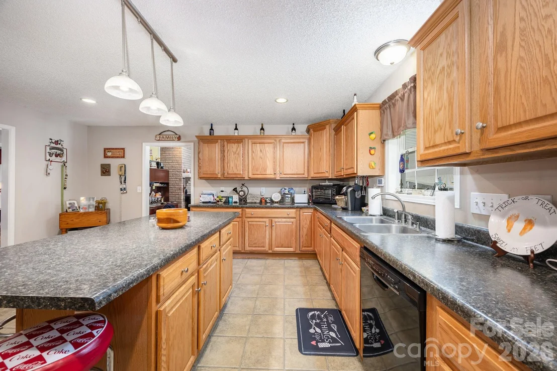 Photo of 715 Candlewick Drive