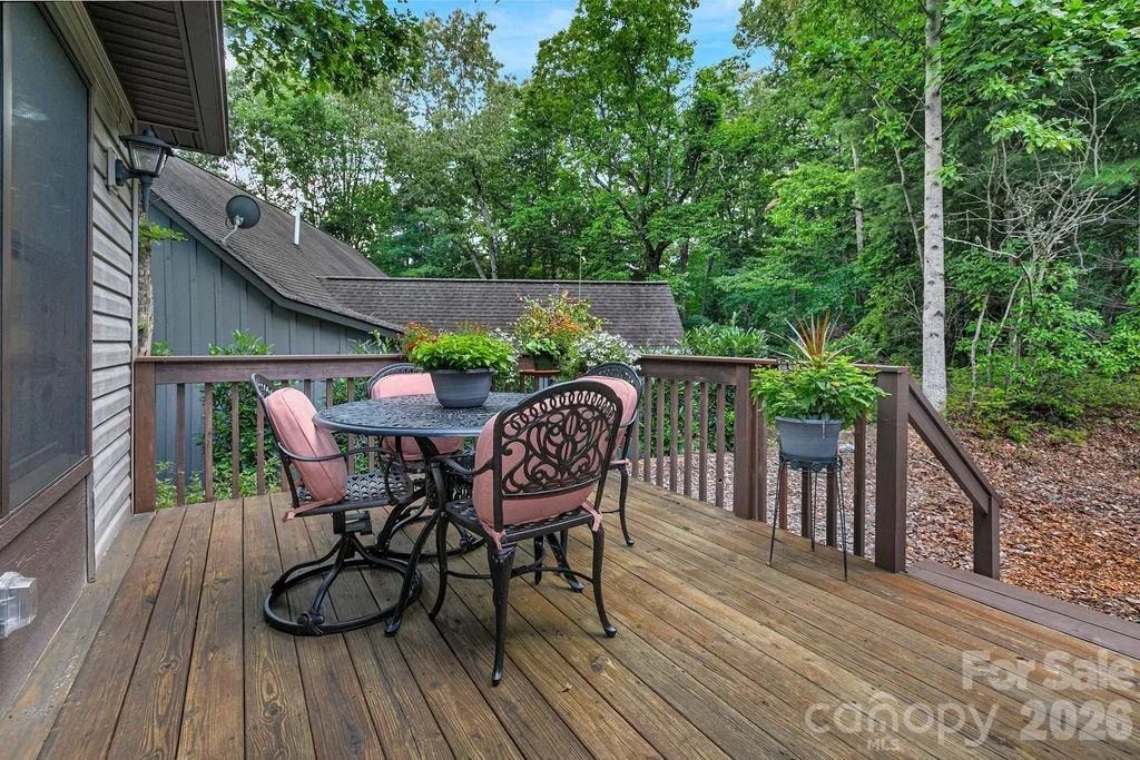 Photo of 542 Soquili Drive