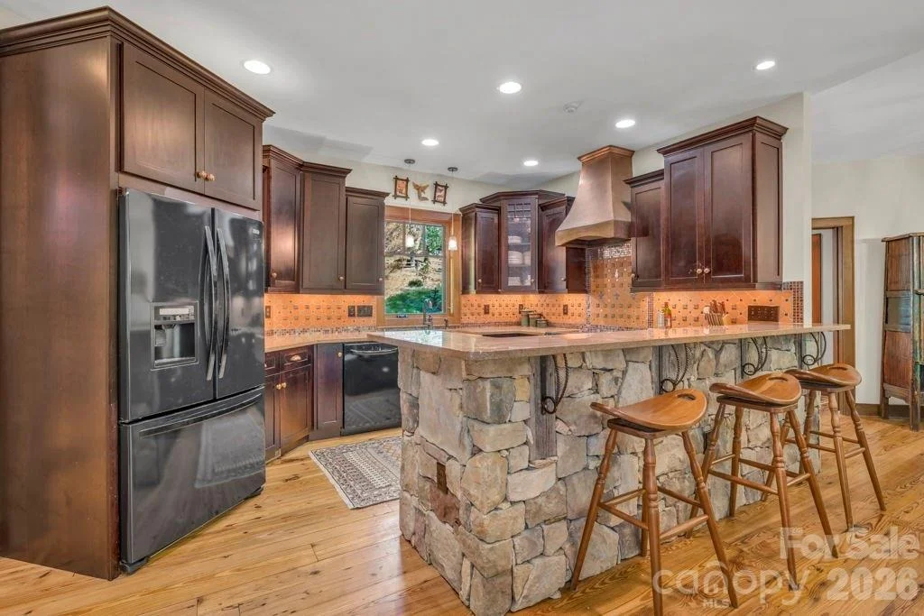 Photo of 355 Oakley Green None