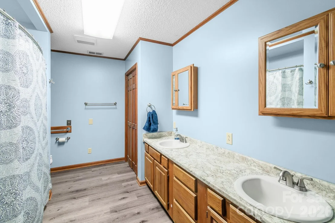 Photo of 1295 Cattle Ridge Road