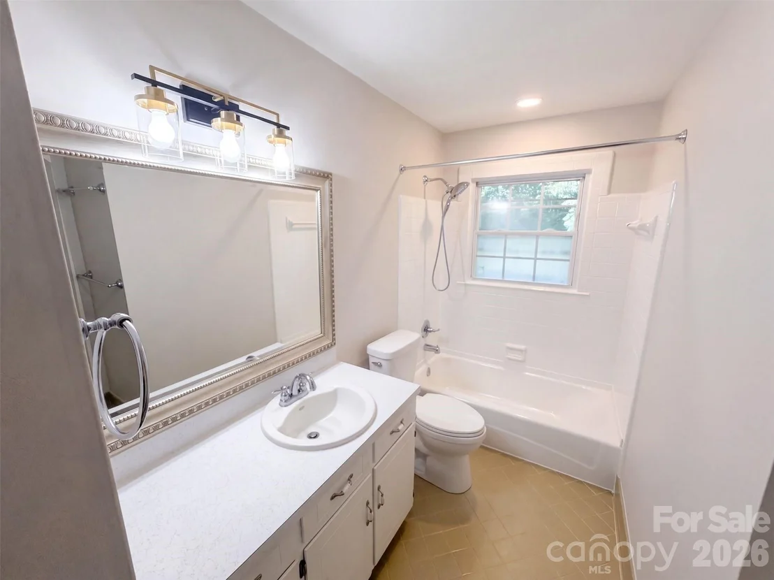Photo of 1030 Mclaughlin Drive